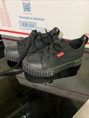 Levi's Kids Black Canvas Low-Top Sneakers with Rubber Toe